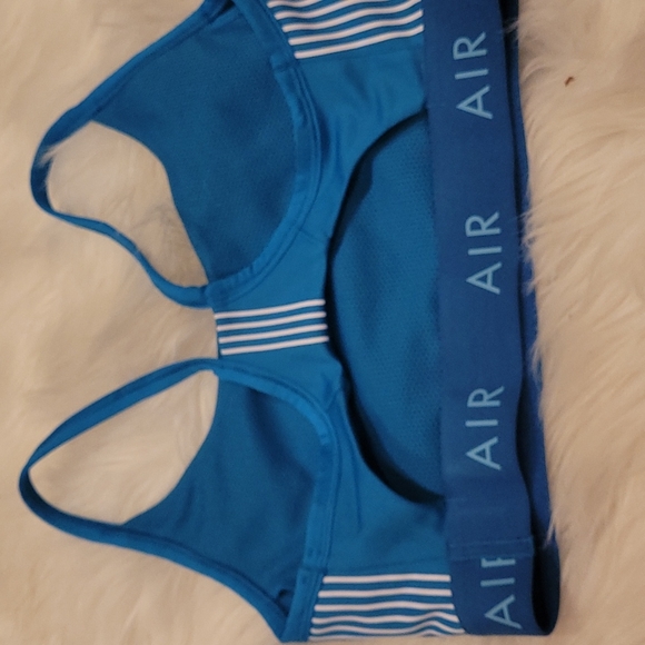 Nike Sports Bra - Picture 5 of 6